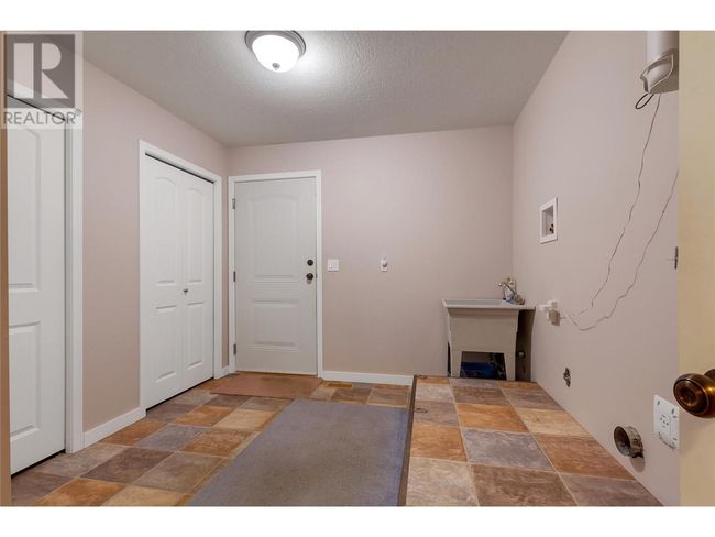 7603 Baker Hogg Rd, House other with 3 bedrooms, 3 bathrooms and 2 parking in North Okanagan Rd Rural BC | Image 16