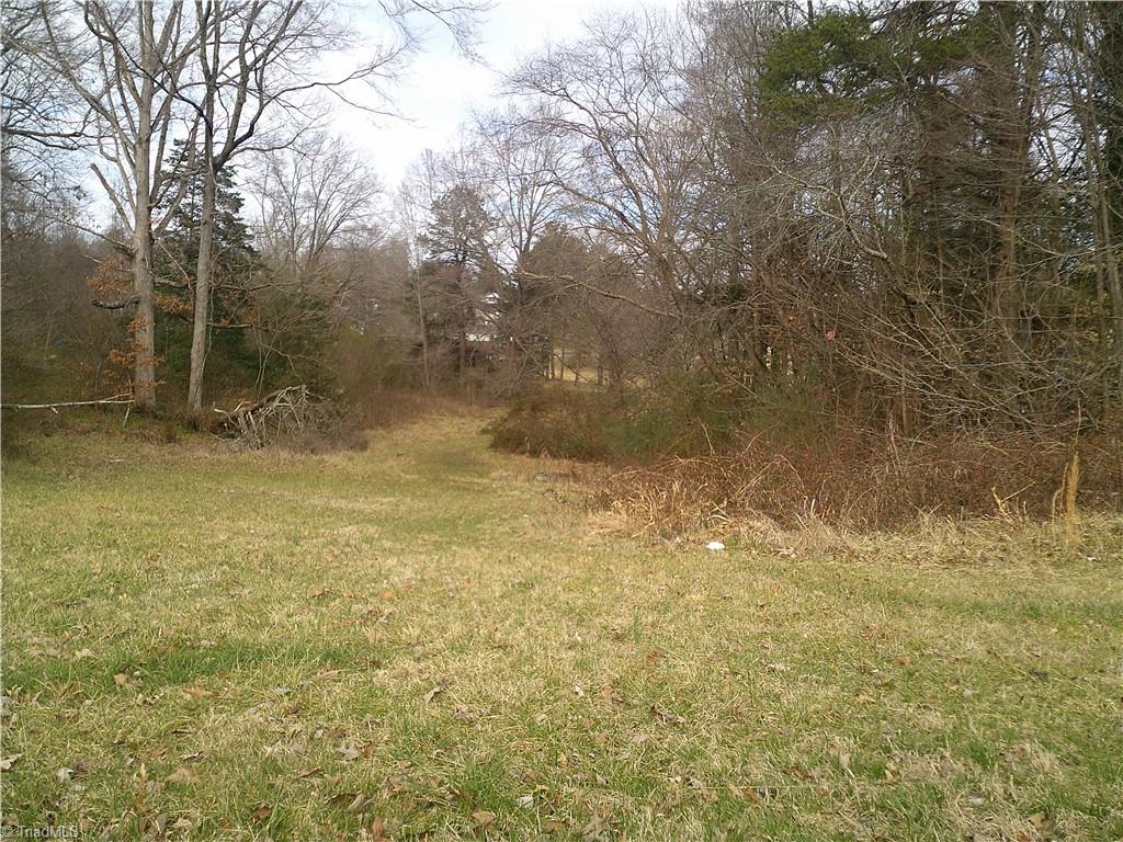 Harb Dr, Lexington, NC 27295
