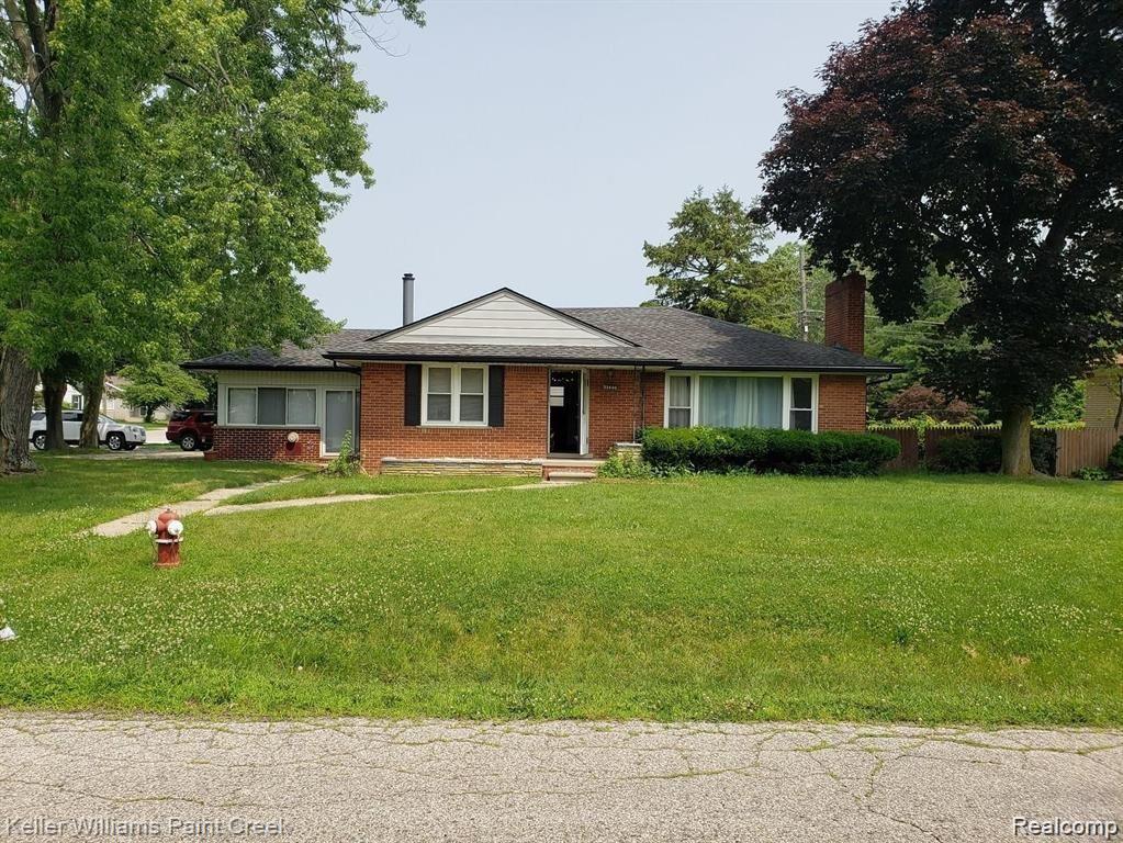 Defour Dr, Sterling Heights, MI 48310