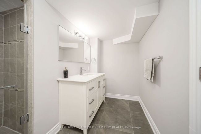 60 Capistro St, House other with 8 bedrooms, 5 bathrooms and 4 parking in Brampton ON | Image 46