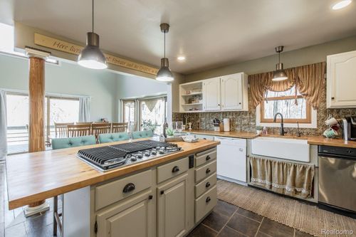 12109 Shaffer Rd, Springfld Twp, MI, 48350-3711 | Card Image