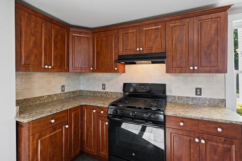 8-8 Fort Ln, Dedham, MA, 02026-2055 | Card Image