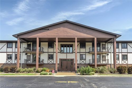 122-4849 Grace Rd, North Olmsted, OH, 44070-3765 | Card Image