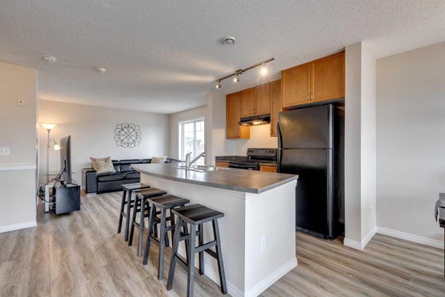 1 - 21 Mckenzie Towne Gate Se, Home with 2 bedrooms, 1 bathrooms and 1 parking in Calgary AB | Image 5