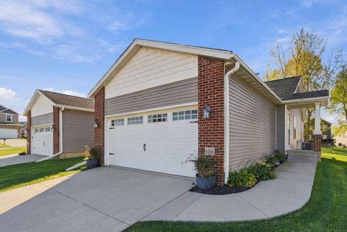 4164 Mourning Dove Dr, Waterloo, IA, 50702-6106 | Card Image