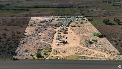 9068 Dinosaur Diamond Prehistoric Hwy, Gusher, UT, 84026 | Card Image