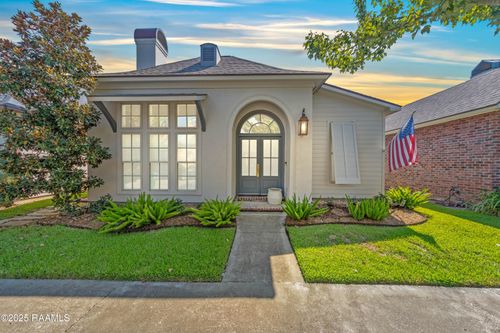 415 Harbor Rd, Youngsville, LA, 70592-5697 | Card Image