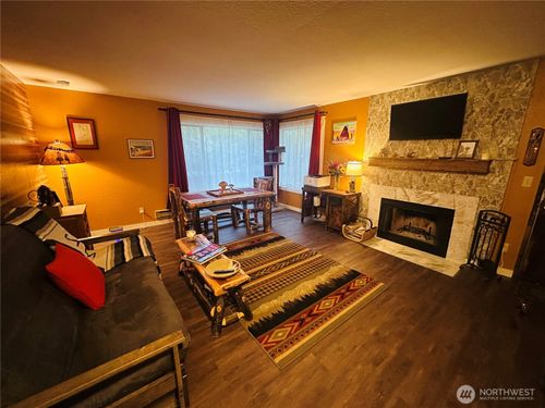 17722 N Park Place N, Shoreline, WA, 98133 | Card Image