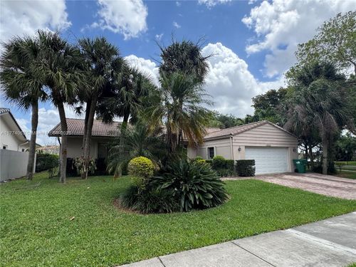 14679 Glencairn Rd, Miami Lakes, FL, 33016-1449 | Card Image