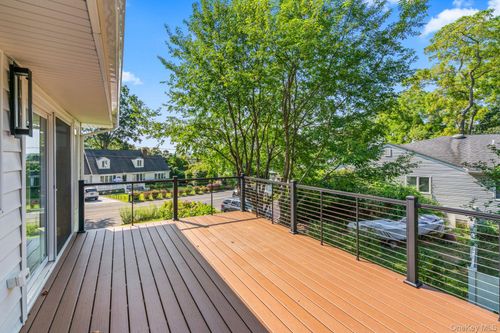 14 Tudor Dr, Northport, NY, 11768-1037 | Card Image