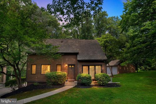 20 Jug Hollow Rd, PHOENIXVILLE, PA, 19460-2742 | Card Image