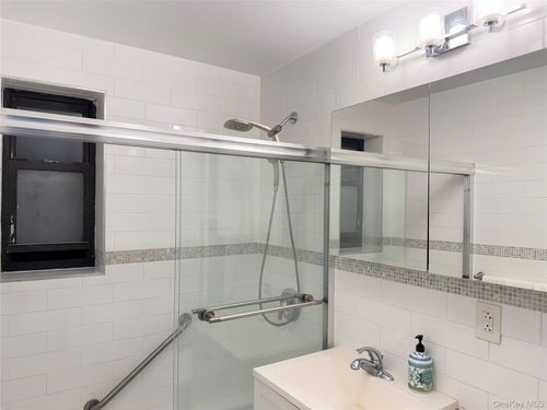 apt-1b-21604 47th Ave, Bayside, NY, 11361-3411 | Card Image