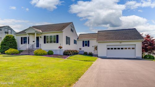 17 Woodrow Rd, Amsterdam, NY, 12010-2917 | Card Image