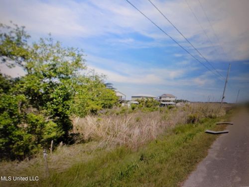 9060 Saint Jude Dr, Bay Saint Louis, MS, 39520-9750 | Card Image