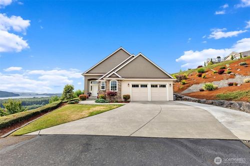 60 Trenton Ln, Kelso, WA, 98626-8845 | Card Image