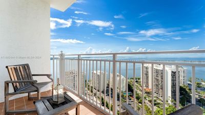 2704 - 185 Se 14th Ter, Condo with 2 bedrooms, 2 bathrooms and null parking in Miami FL | Image 2