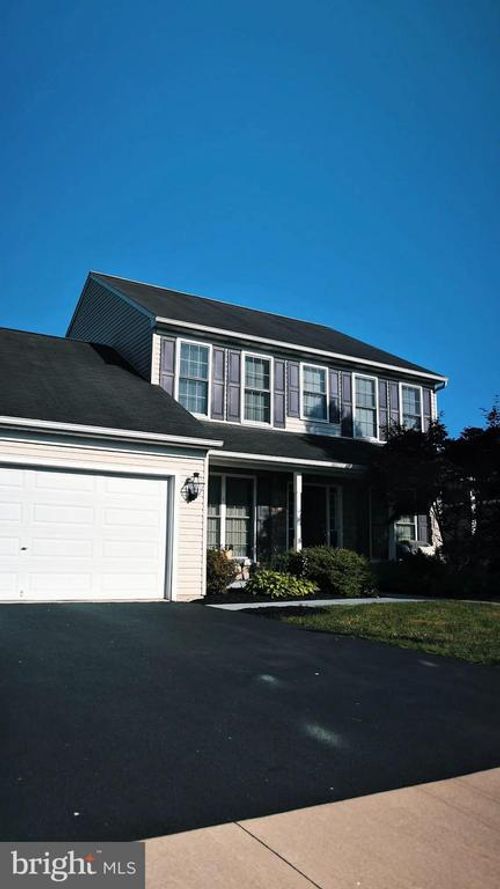 95 Joshua Dr, West York, PA, 17404-8636 | Card Image