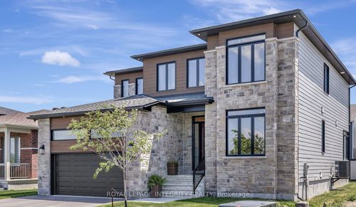 621 Noriker Crt, Ottawa, ON, K0A2Z0 | Card Image