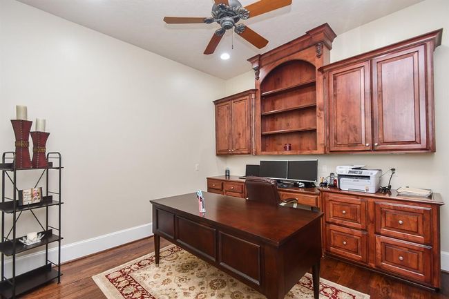 Bright and sunny study | Image 15