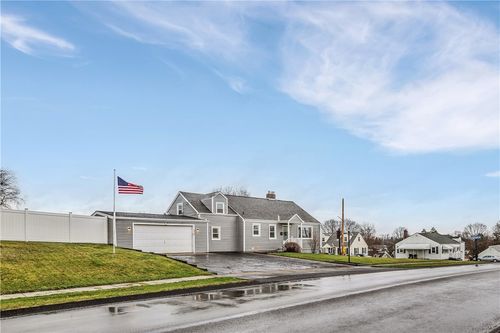 2012 Forge Dr, Aliquippa, PA, 15001-4242 | Card Image