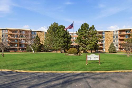 206-s-16 E Old Willow Road, Prospect Heights, IL, 60070 | Card Image