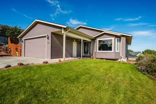 919 Erie Dr, Buffalo, WY, 82834-2592 | Card Image