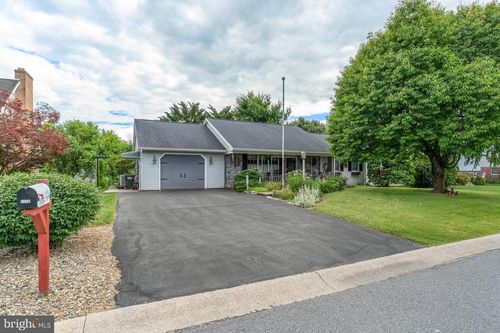 1118 Garden Ave, LEBANON, PA, 17046-8238 | Card Image