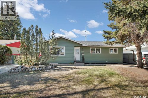 2406 Preston Ave S, Saskatoon, SK, S7J2G4 | Card Image