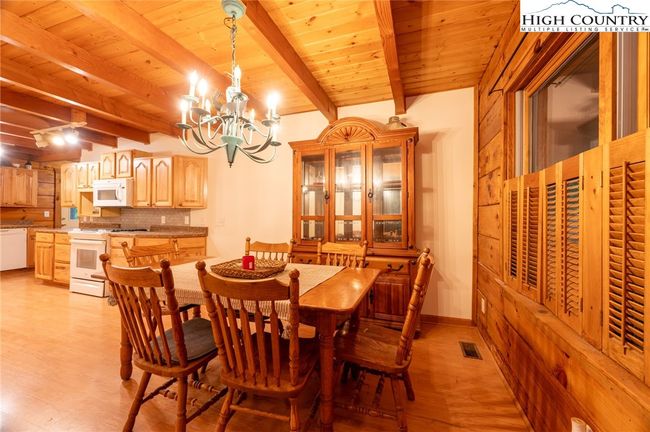 170 Mountain Laurel Ln, House other with 2 bedrooms, 4 bathrooms and null parking in Blowing Rock NC | Image 13