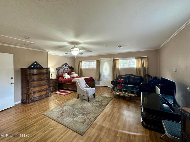 PRIMARY BEDROOM | Image 16