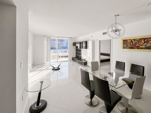 627-2775 Ne 187th St, Miami, FL, 33180-2912 | Card Image