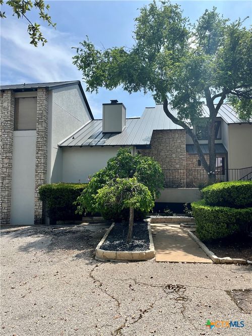 8-103 Island Dr, Horseshoe Bay, TX, 78657-5865 | Card Image