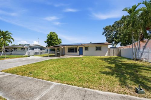 681 W 55th Place, Hialeah, FL, 33012 | Card Image