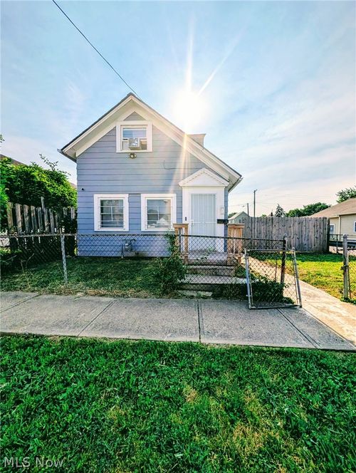 3233 W 52nd St, Cleveland, OH, 44102-5875 | Card Image