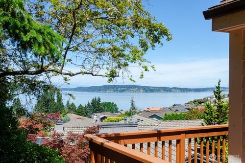 106 Chinook Ln, Steilacoom, WA, 98388-1442 | Card Image