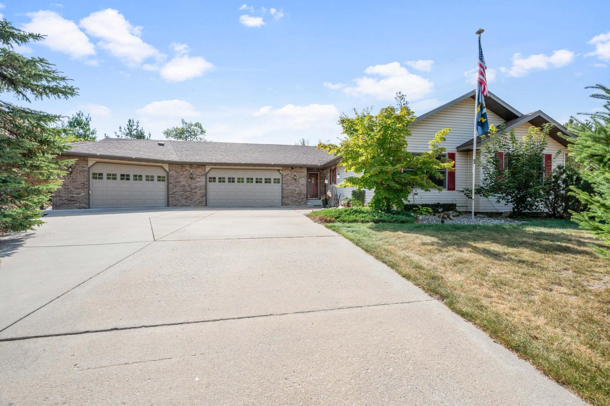 14th St, Grand Rapids, MN 55744