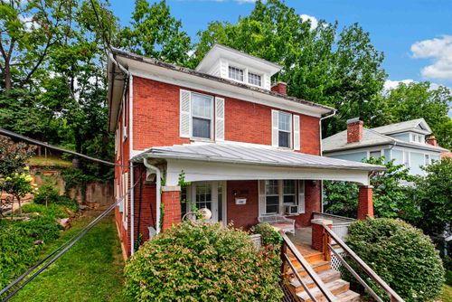 237 Sycamore St, Staunton, VA, 24401-3677 | Card Image