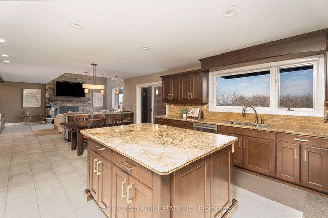 13 Connor Crt, House other with 6 bedrooms, 4 bathrooms and 10 parking in Stoney Creek ON | Image 16