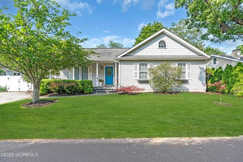 109 Capstan Ave, Beachwood, NJ, 08722-2965 | Card Image