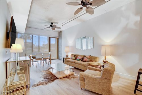 233-353 E Bonneville Ave, Las Vegas, NV, 89101-6622 | Card Image