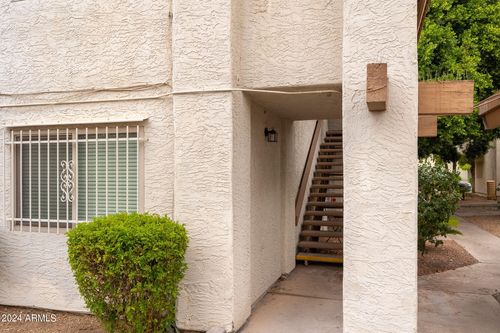 j15-8841 N 8th Street, Phoenix, AZ, 85020 | Card Image