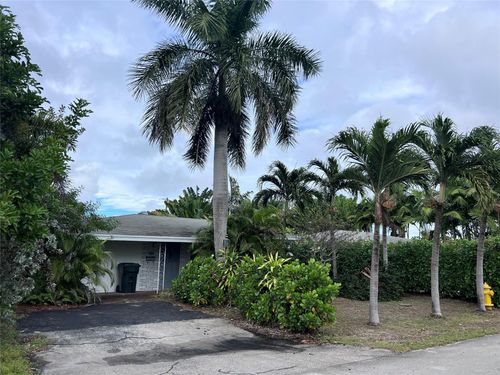 111 Ne 47th St, Oakland Park, FL, 33334-1553 | Card Image