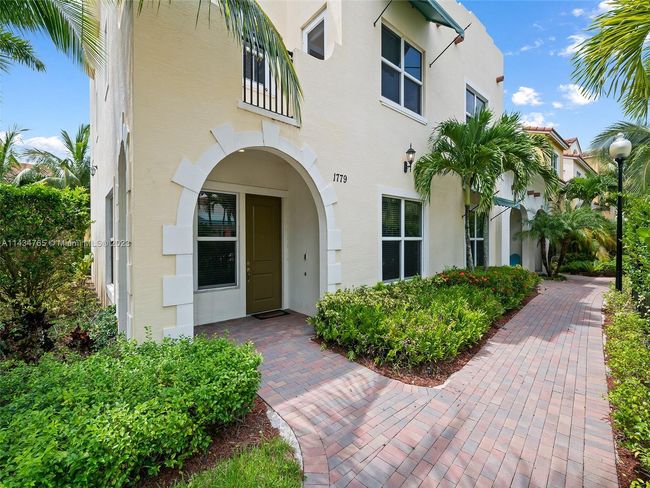 1779 Nw 124th Pl, Townhouse with 5 bedrooms, 3 bathrooms and null parking in Pembroke Pines FL | Image 21