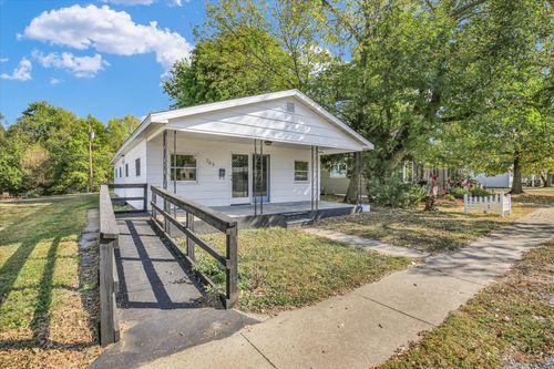 703 S Spruce St, Villa Grove, IL, 61956-1919 | Card Image