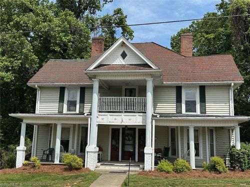 246 Church St, Elkin, NC, 28621-3443 | Card Image