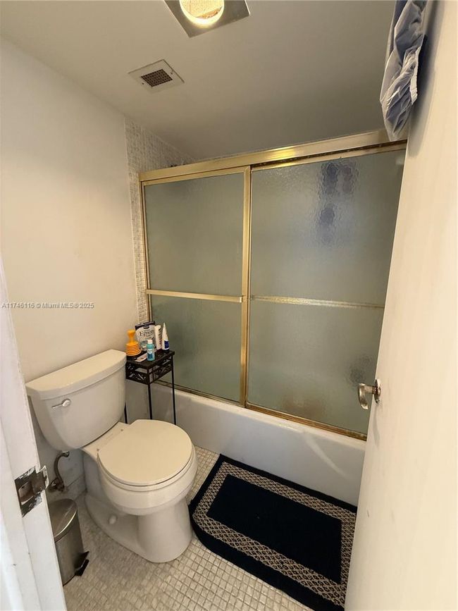 APT-628 - 500 Bayview Dr, Condo with 1 bedrooms, 2 bathrooms and null parking in Sunny Isles Beach FL | Image 9