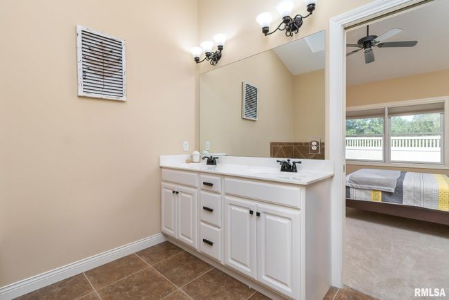 5506 Baraboo Court, Home with 2 bedrooms, 2 bathrooms and null parking in Davenport IA | Image 24