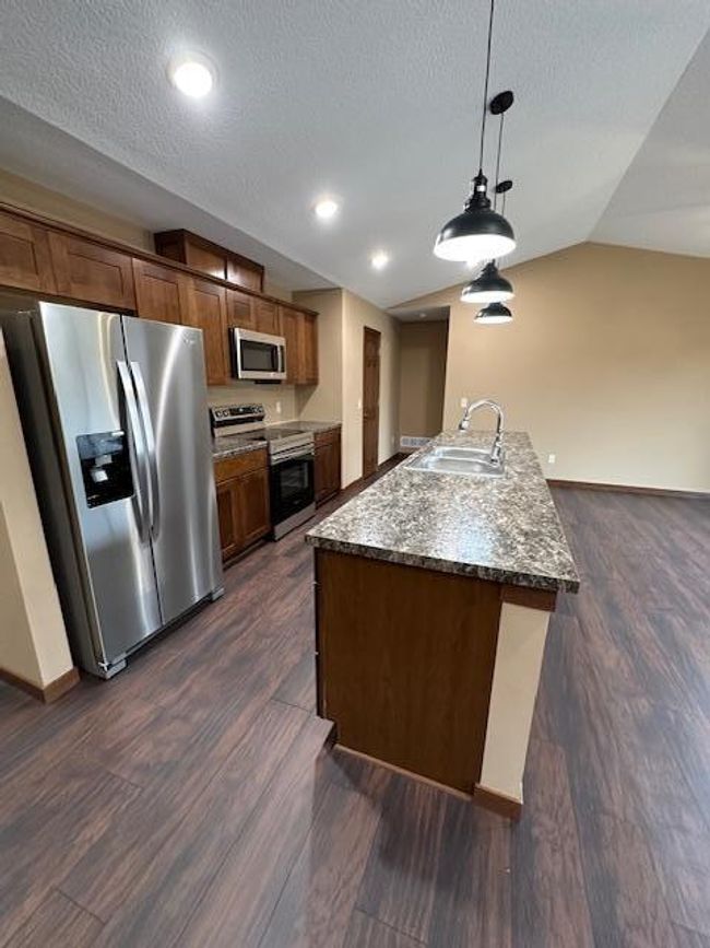 1560 Gray Fox Dr Ne, House other with 3 bedrooms, 2 bathrooms and null parking in Owatonna MN | Image 19