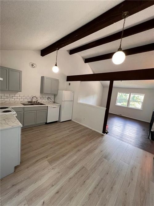 10514 E 41st St, Kansas City, MO, 64133-1347 | Card Image