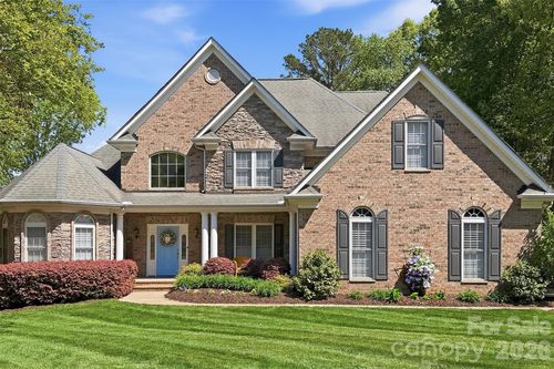 7142 Three Wood Dr, Matthews, NC, 28104-3194 | Card Image
